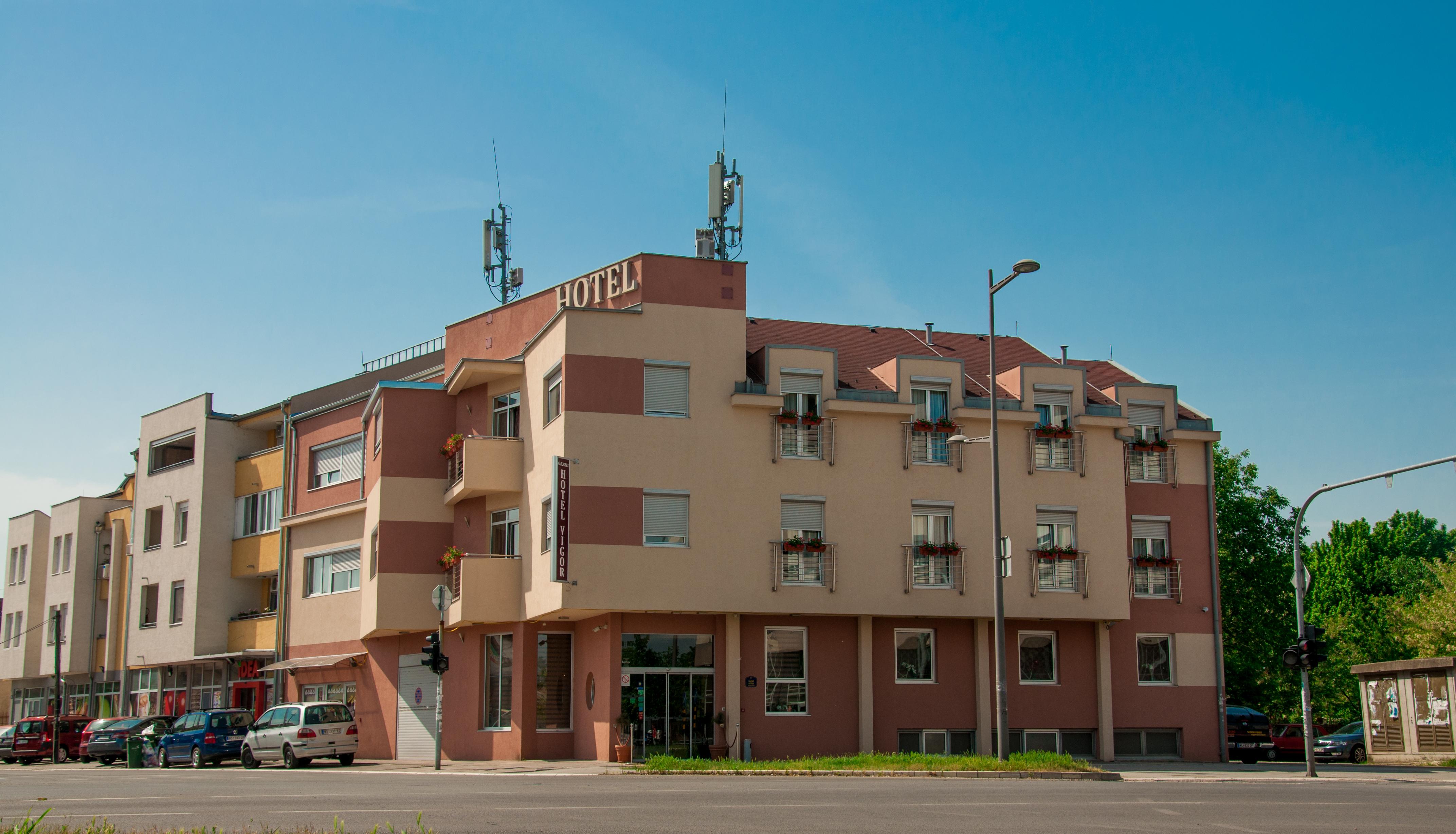 Garni Hotel Vigor - Ev Station Novi Sad Exterior photo