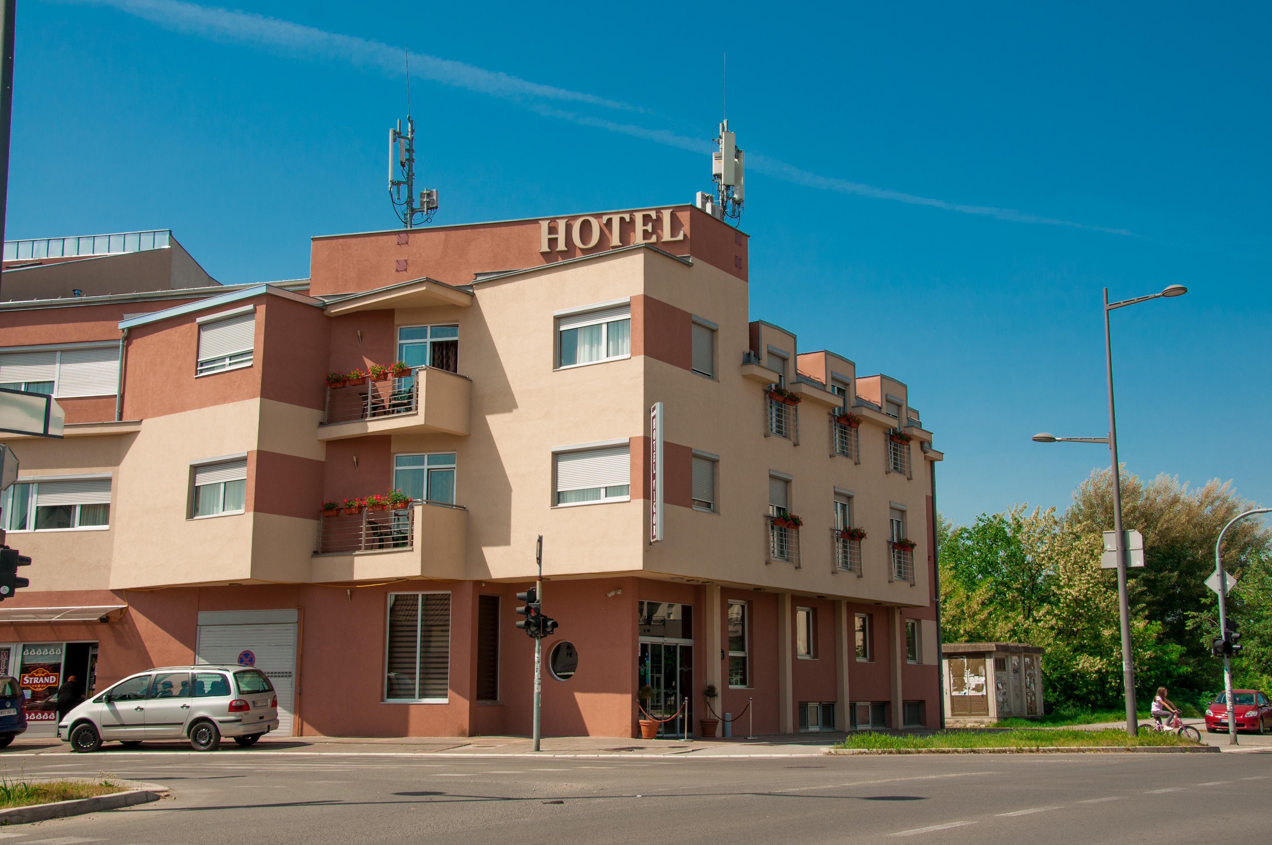 Garni Hotel Vigor - Ev Station Novi Sad Exterior photo