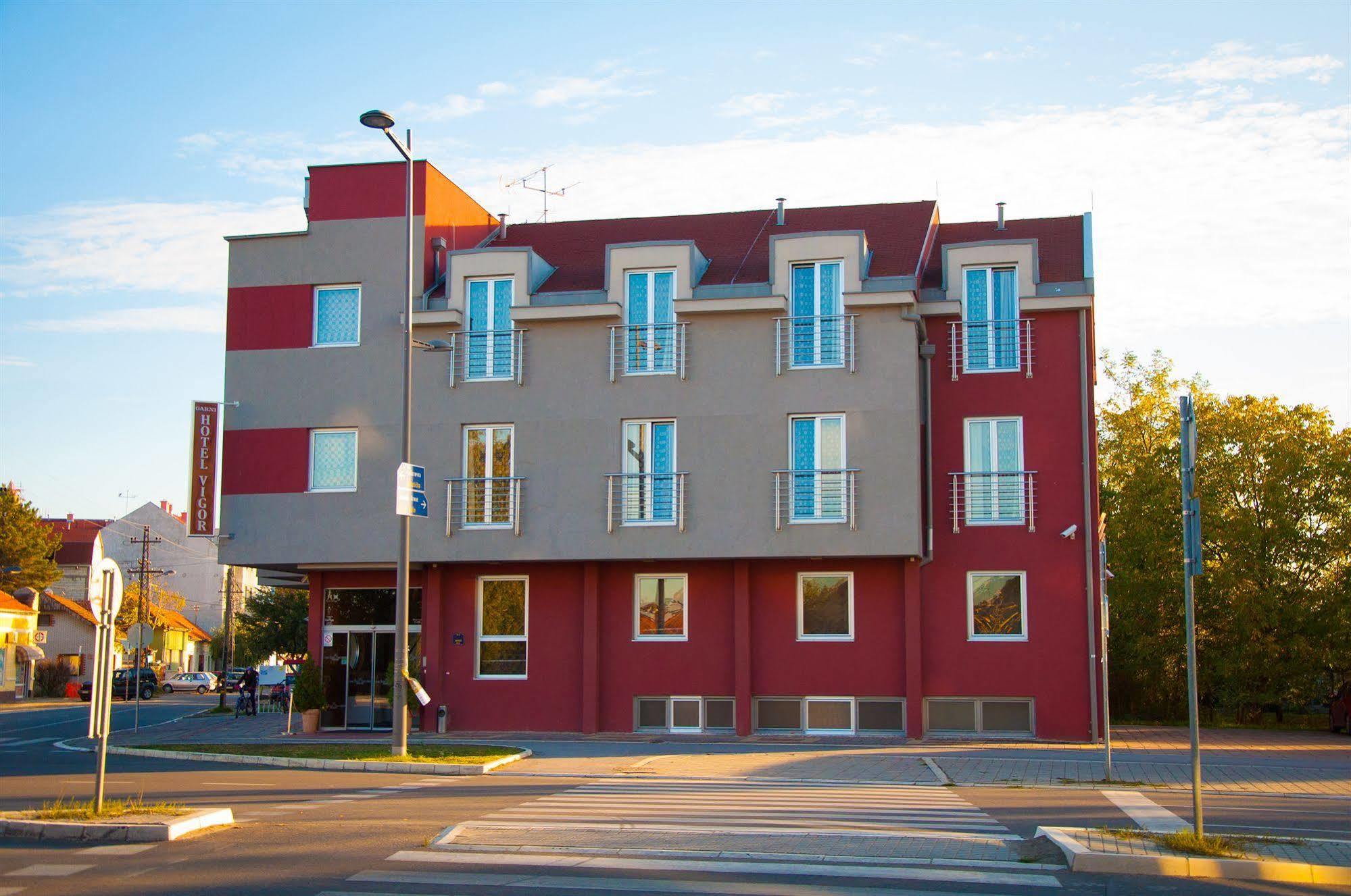 Garni Hotel Vigor - Ev Station Novi Sad Exterior photo