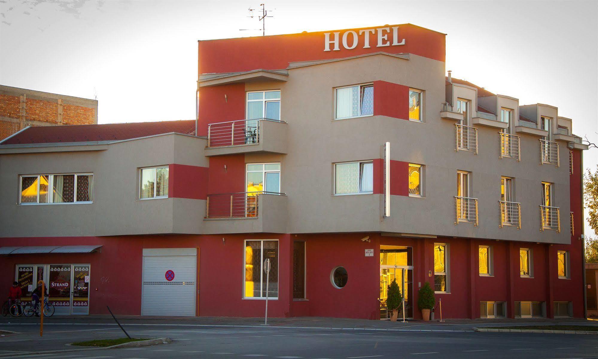 Garni Hotel Vigor - Ev Station Novi Sad Exterior photo